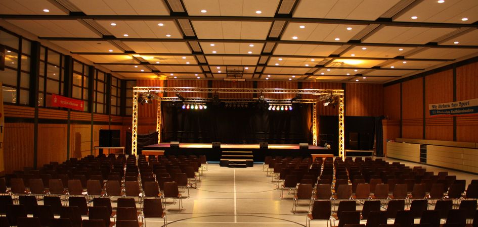 Einfach Wow: Die 150 Quadratmeter große Bühne der die Mädels der Tanzgruppen des SV Grafenwöhr ihr Können unter Beweis stellen.