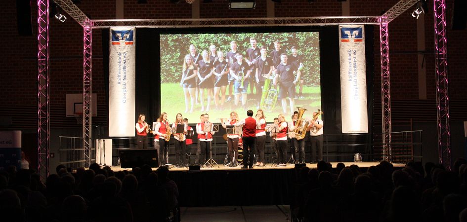 Jugendblaskapelle Kemnath auf der Bühne